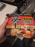 Nongshim Shin Ramyun Black